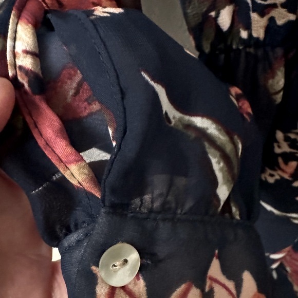 NWOT Floral Dress Size Small - Picture 9 of 13